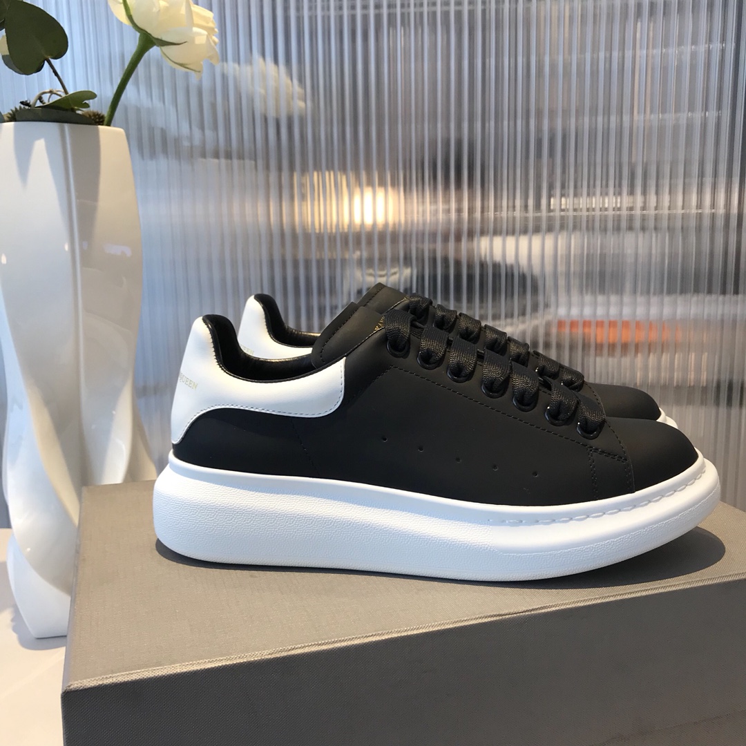 Alexander Mcqueen