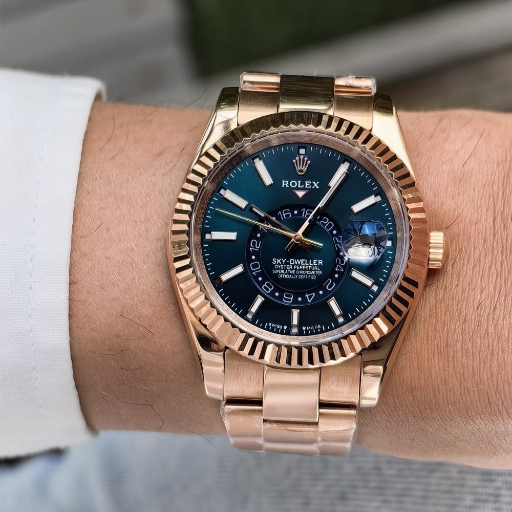 rolex sky dweller oyster rose gold blue dial 41mm - Image 2