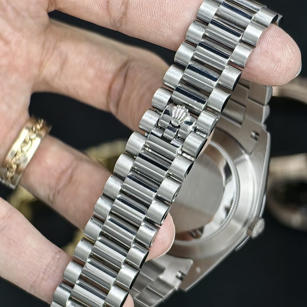 rolex day-date 36 silver green dial - 40mm automatic - Image 3