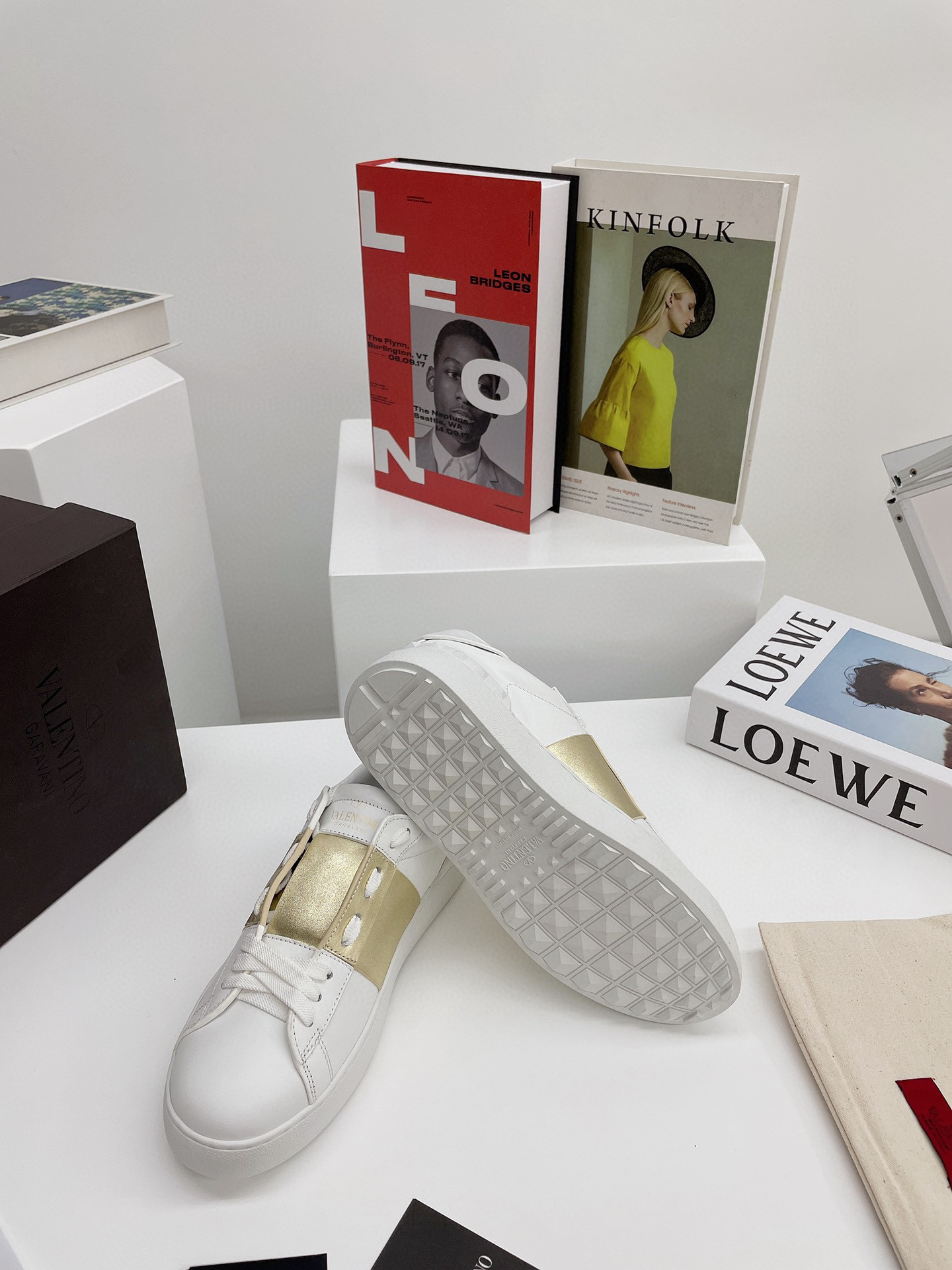 valentino couples sneakers 35-44 with gold accent