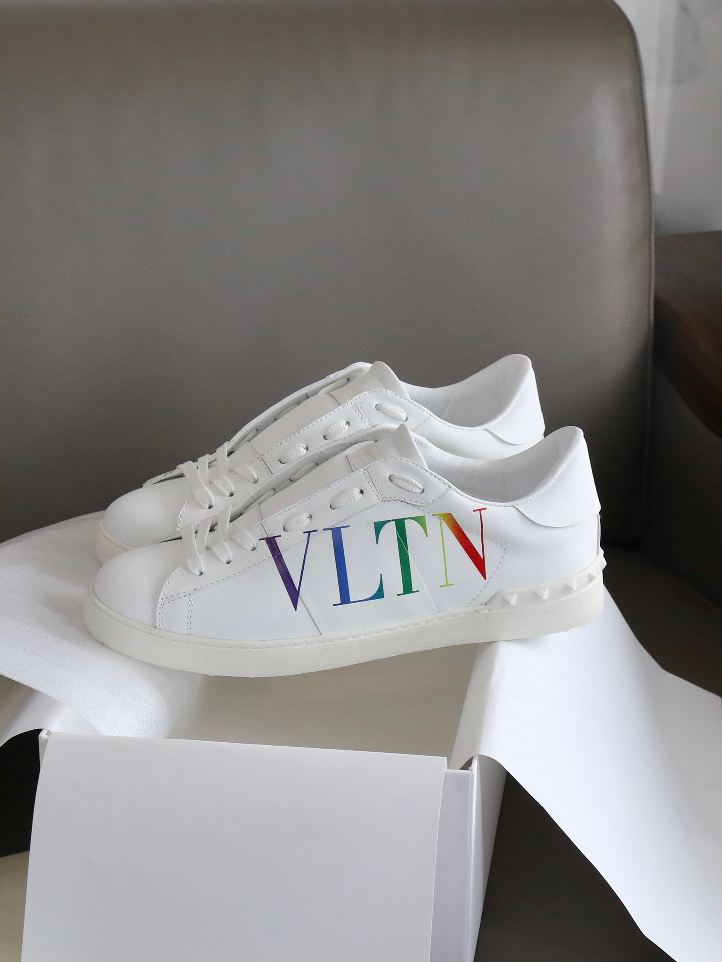 valentino vltn logo sneakers - unisex 35-44
