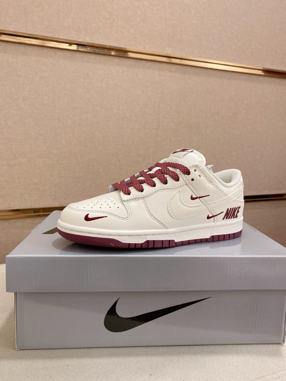 nike dunk low 'l' collaboration - size 35/44