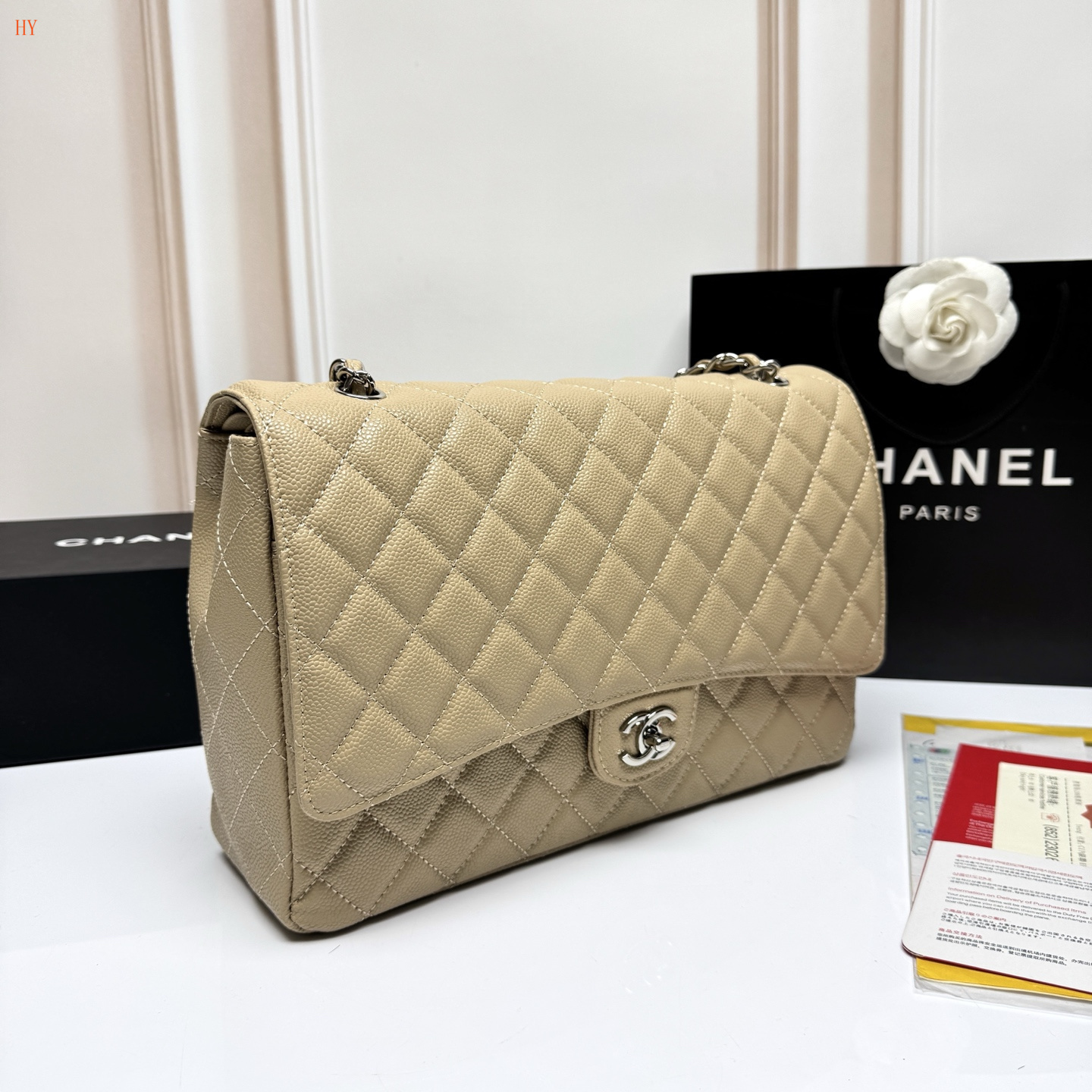 chanel classic flap bag - 33x22x9 cm - beige