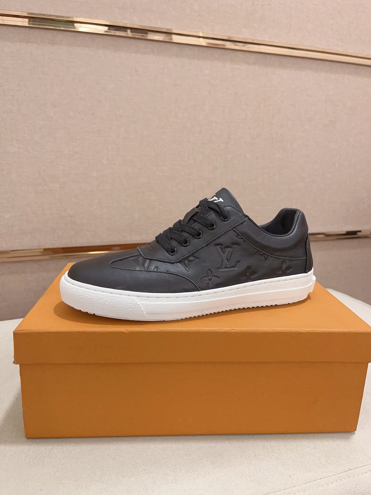 louis vuitton casual shoes in black, size 38-44