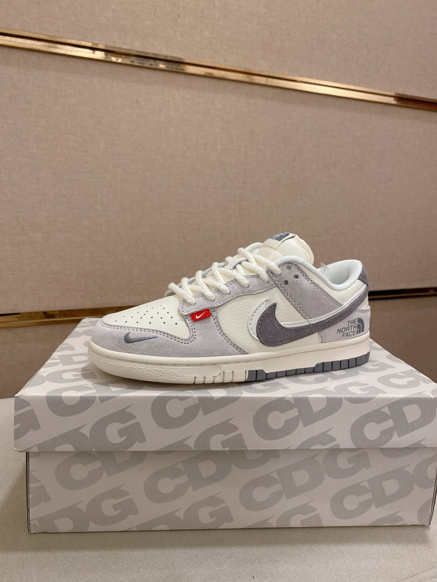 nike x the north face dunk low sneakers - size 35/44