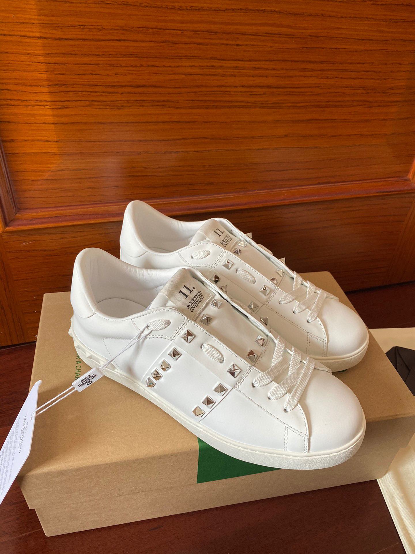valentino unisex sneakers 35-44 - white with studs