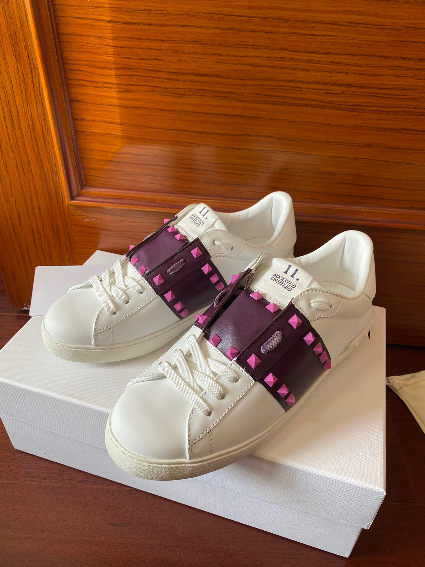 valentino unisex sneakers 35-44 with studded strap