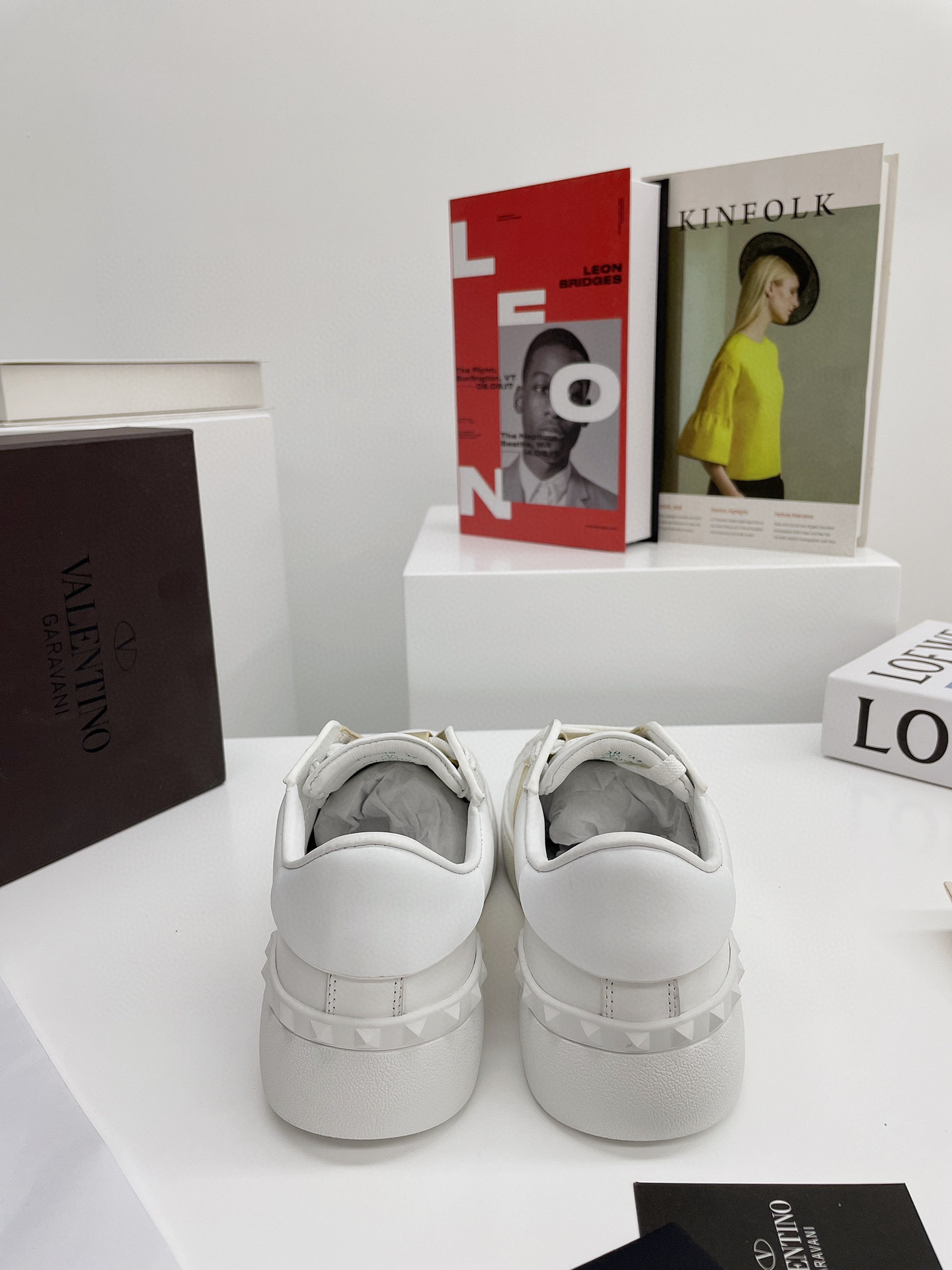 valentino couples sneakers 35-44 with gold accent - Image 2