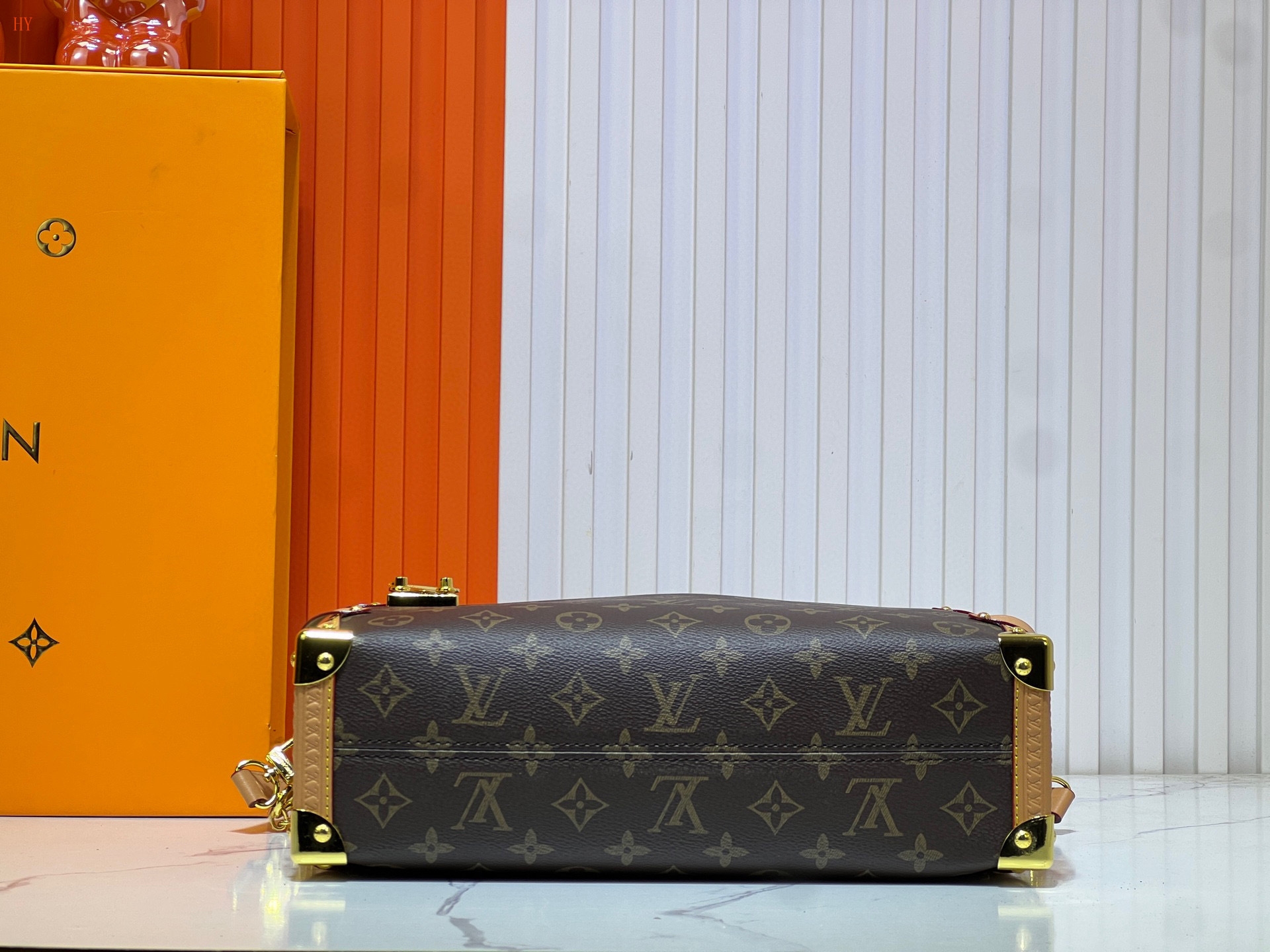 louis vuitton monogram shoulder bag 30x20x10 cm - Image 2