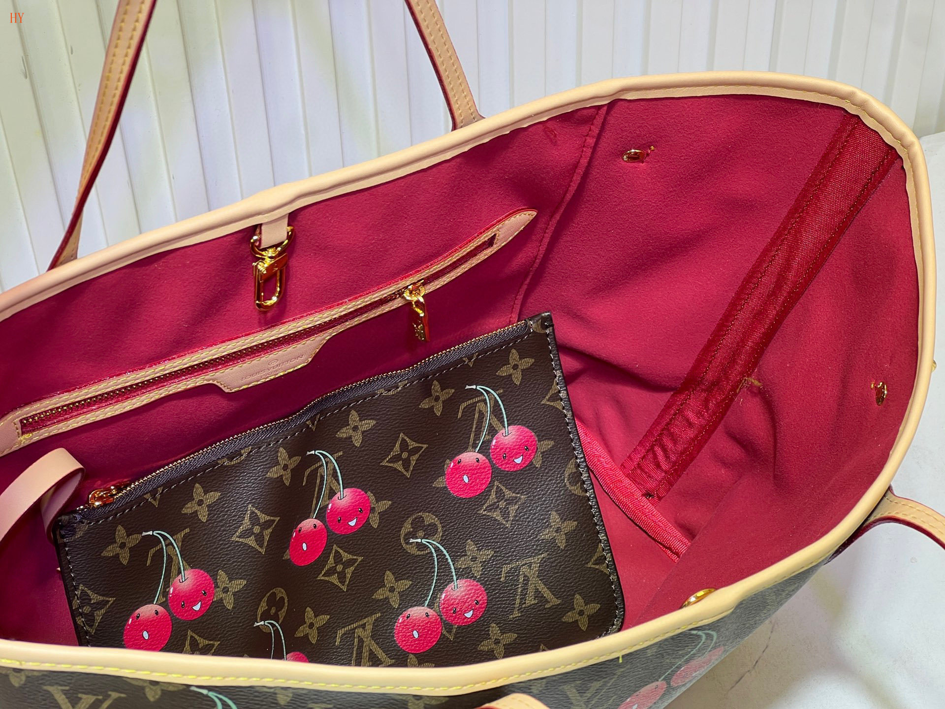 louis vuitton cherry print tote bag 31x28x14 cm - Image 2