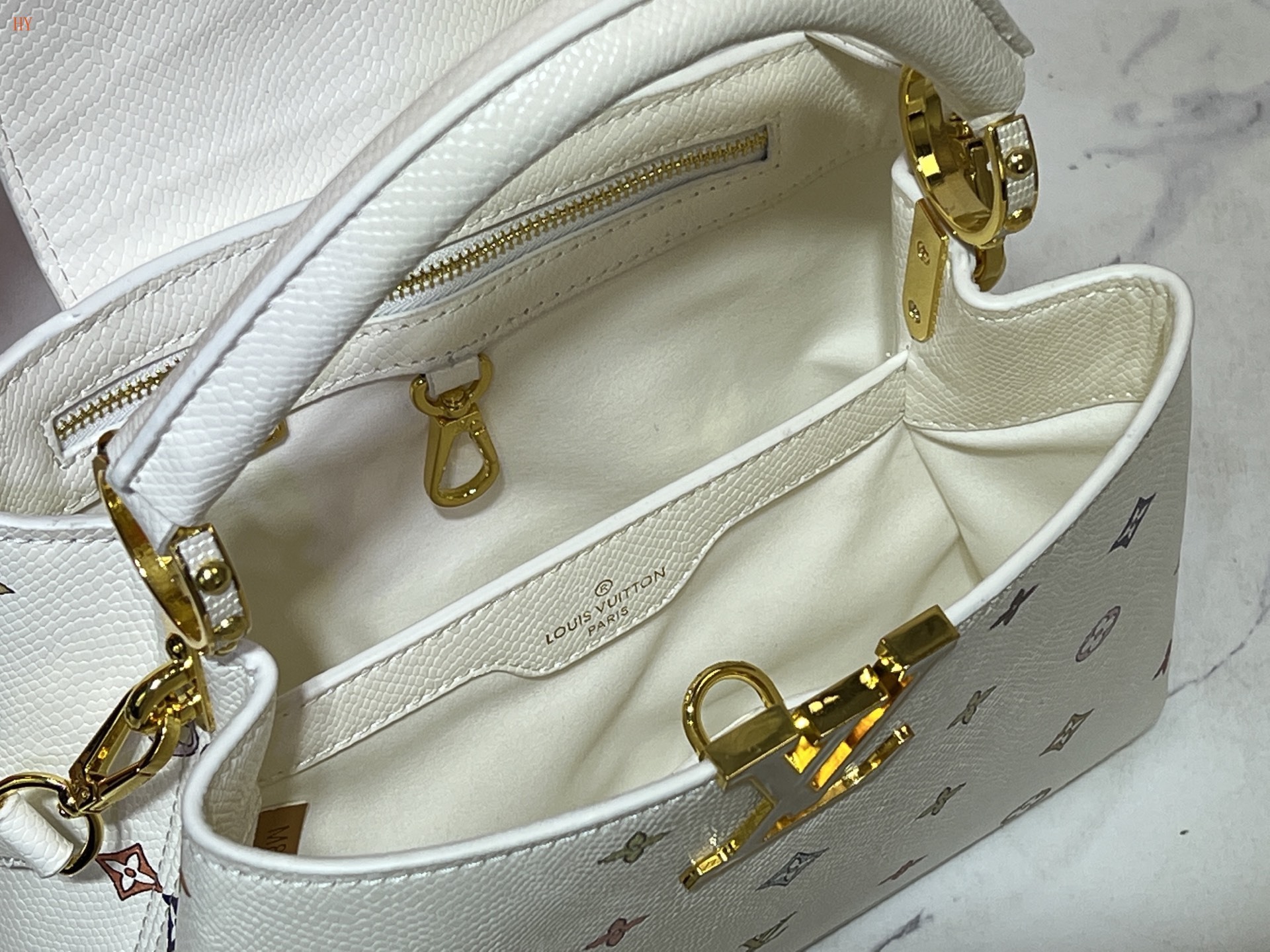 louis vuitton white monogram canvas handbag 27x17x9 - Image 2