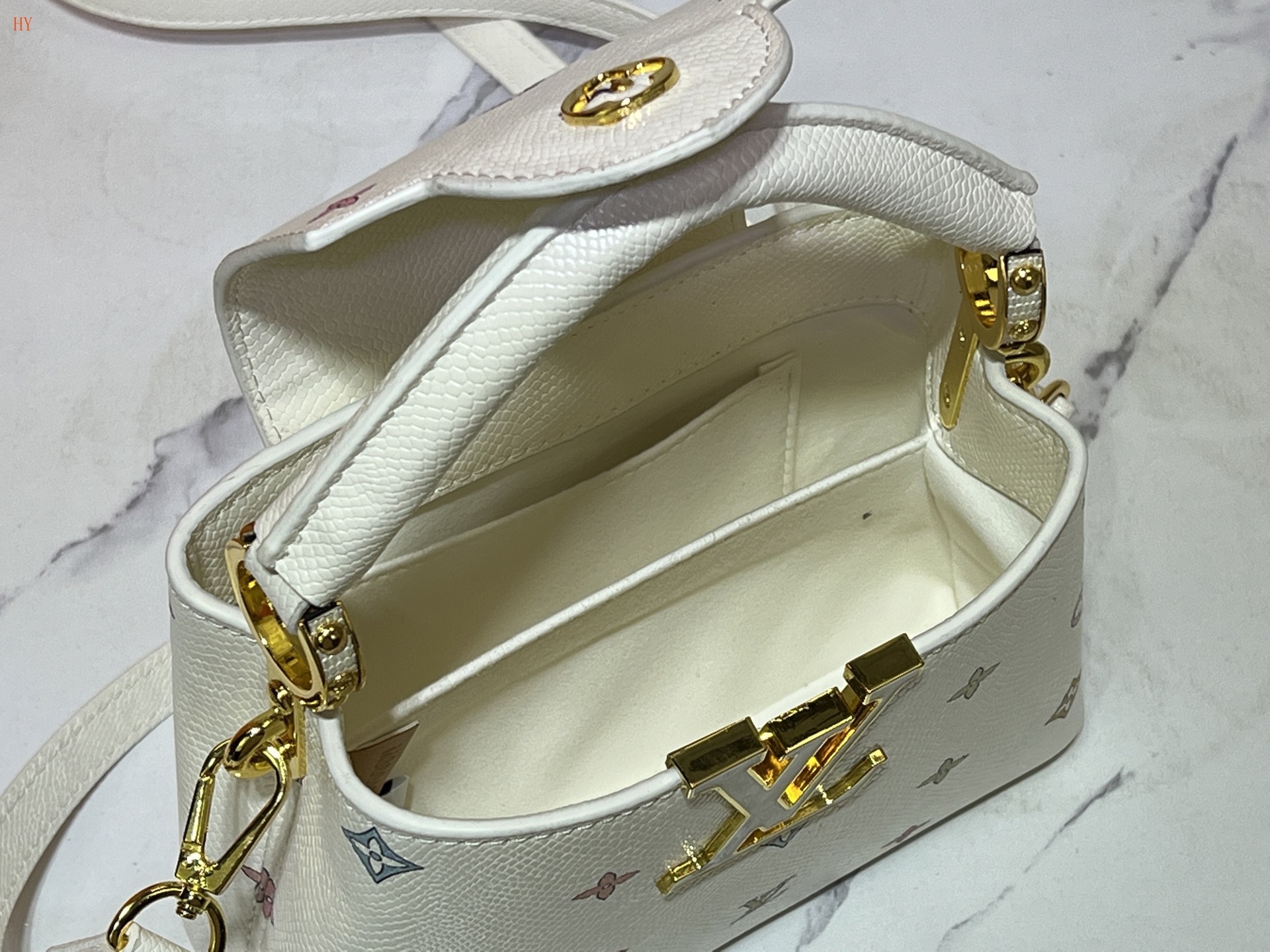 louis vuitton white mini bag 21*14*8 - Image 2
