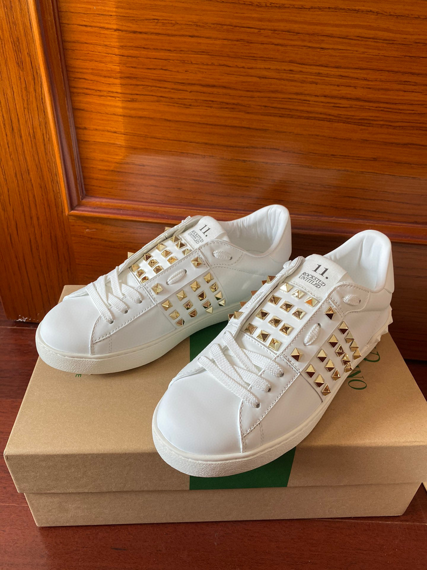 valentino couples sneakers 35-44 with studded design