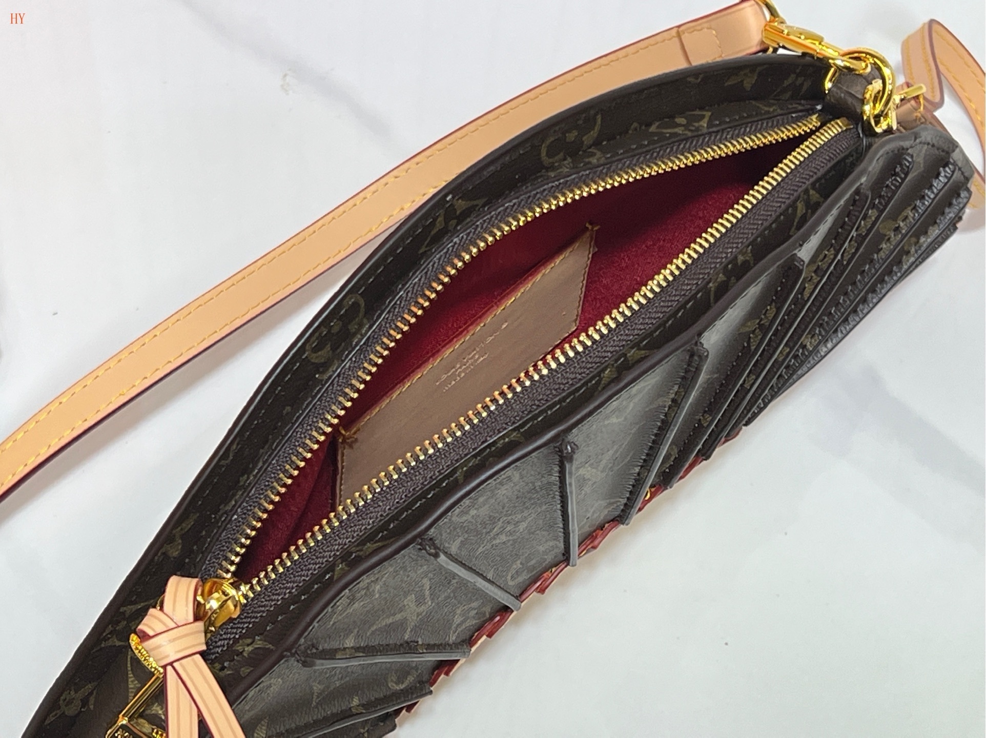 louis vuitton fan-shaped bag - 37x19x6 cm - Image 2