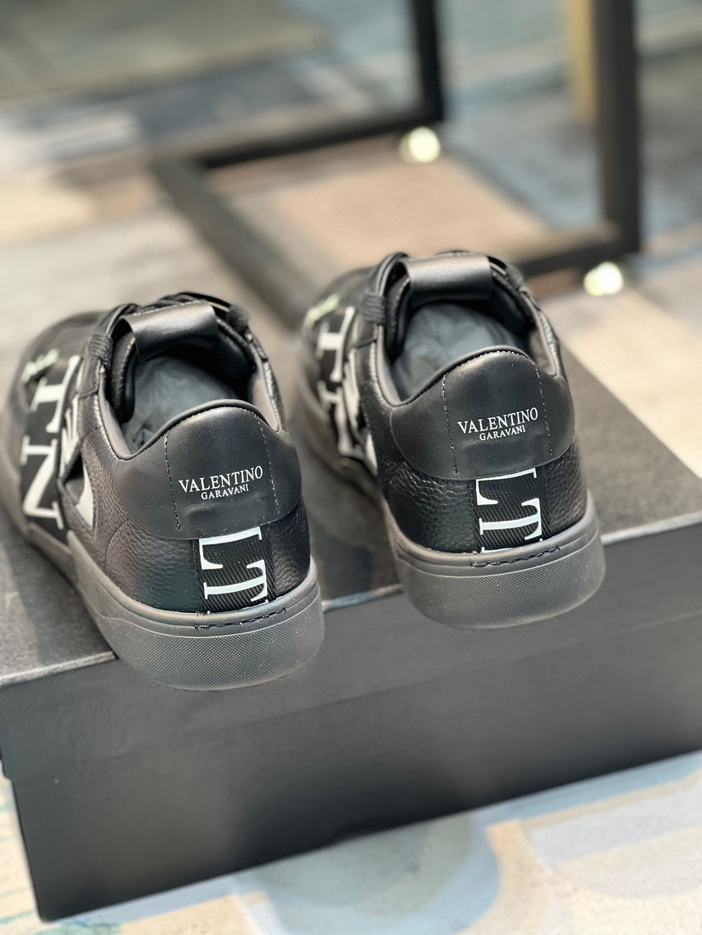 valentino unisex sneakers 35-44 - model 8061310 - Image 2