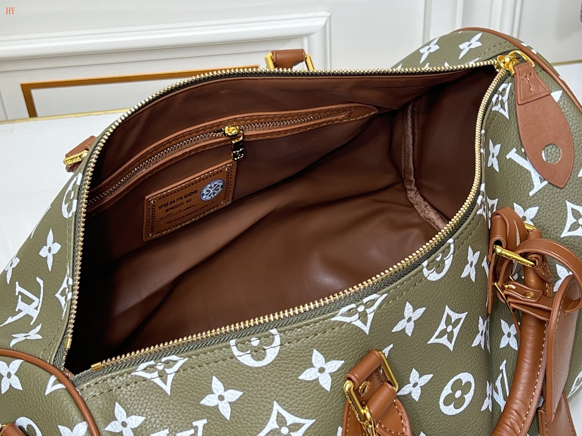 louis vuitton 40*26*23 monogram canvas bag - Image 2