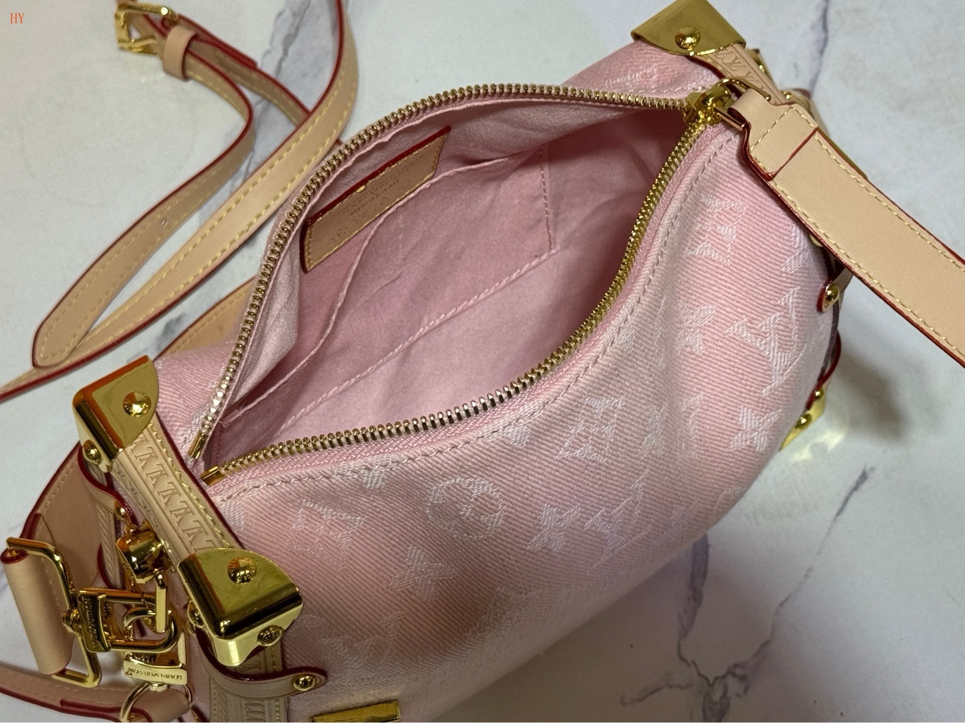 louis vuitton pink crossbody bag 21x14x6 cm - Image 2