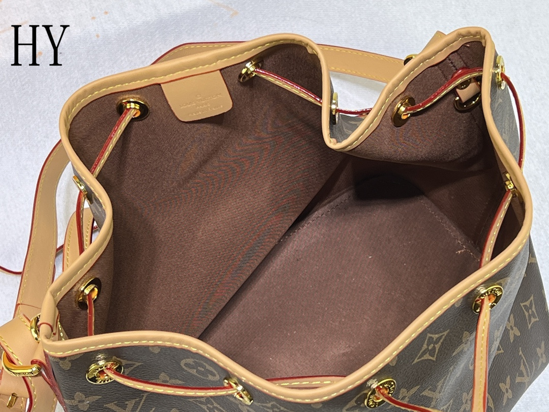 louis vuitton bucket bag - 26x27x18 cm - Image 2