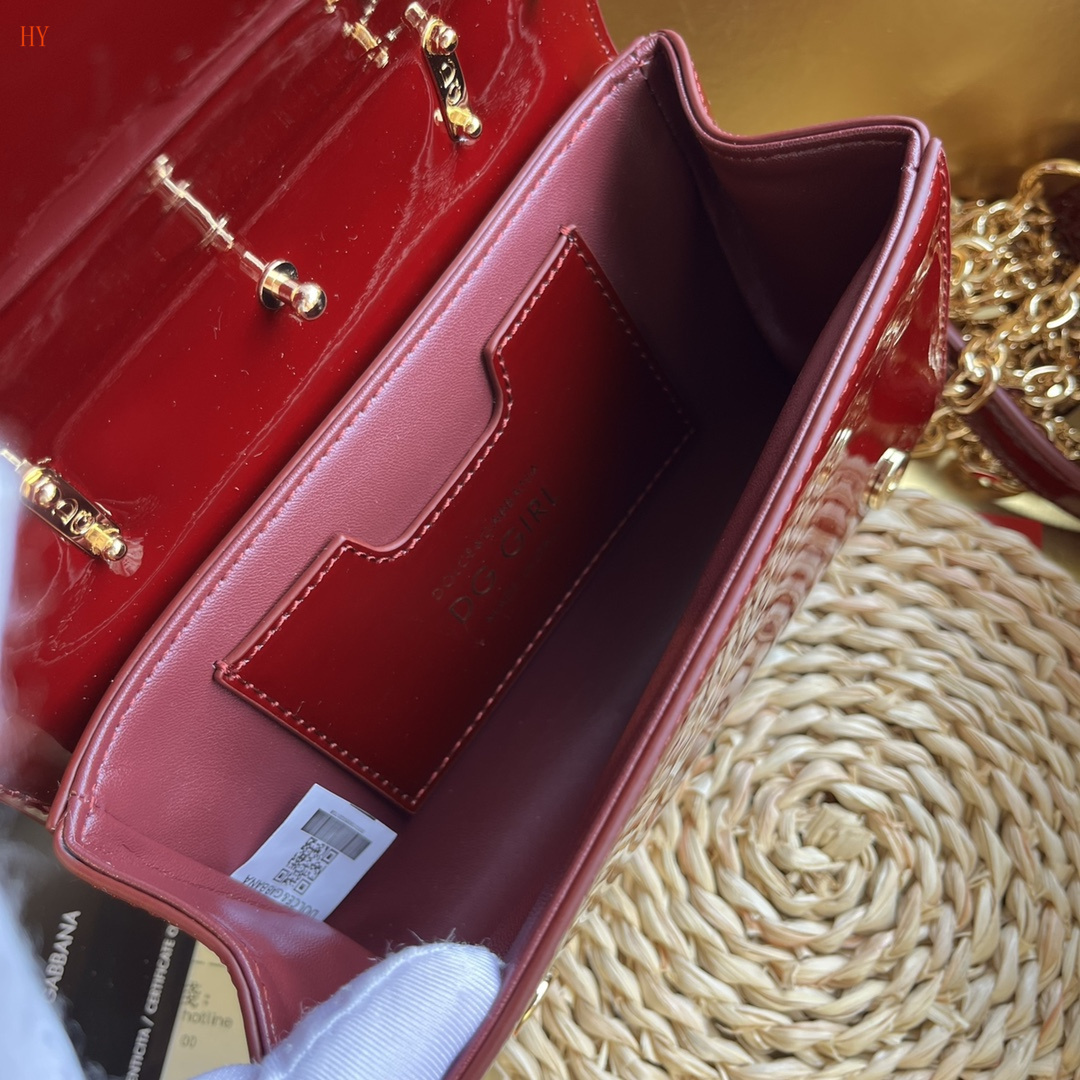 dolce & gabbana dg logo patent handbag - 18x10x5 cm - Image 2