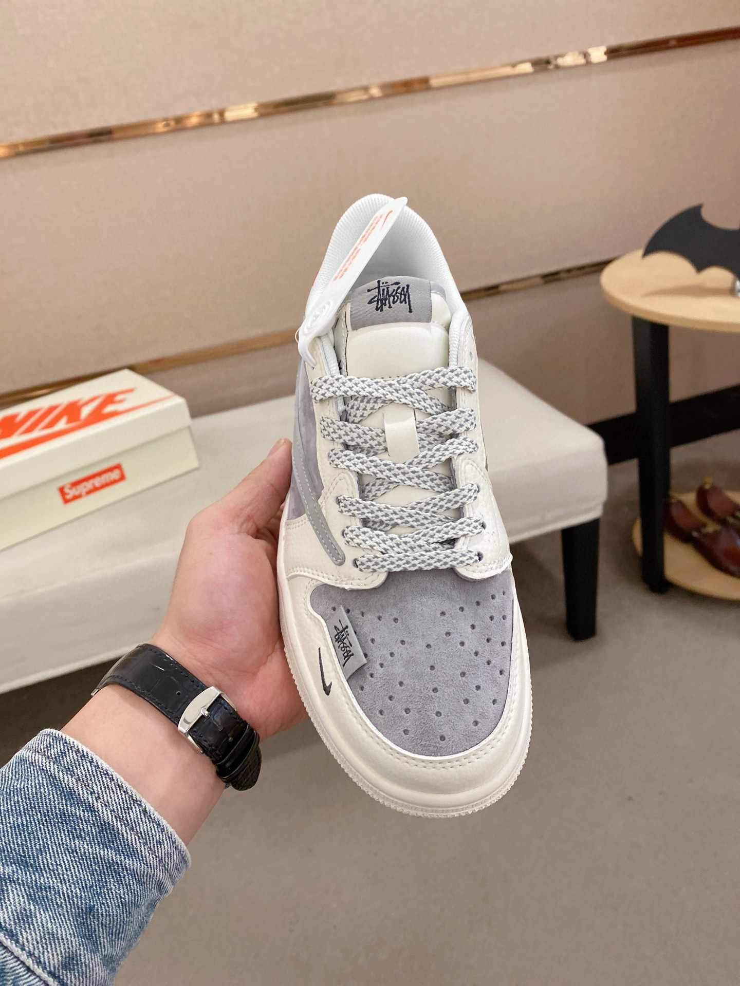 louis vuitton x supreme air jordan 1 low - size 35/44 - Image 2