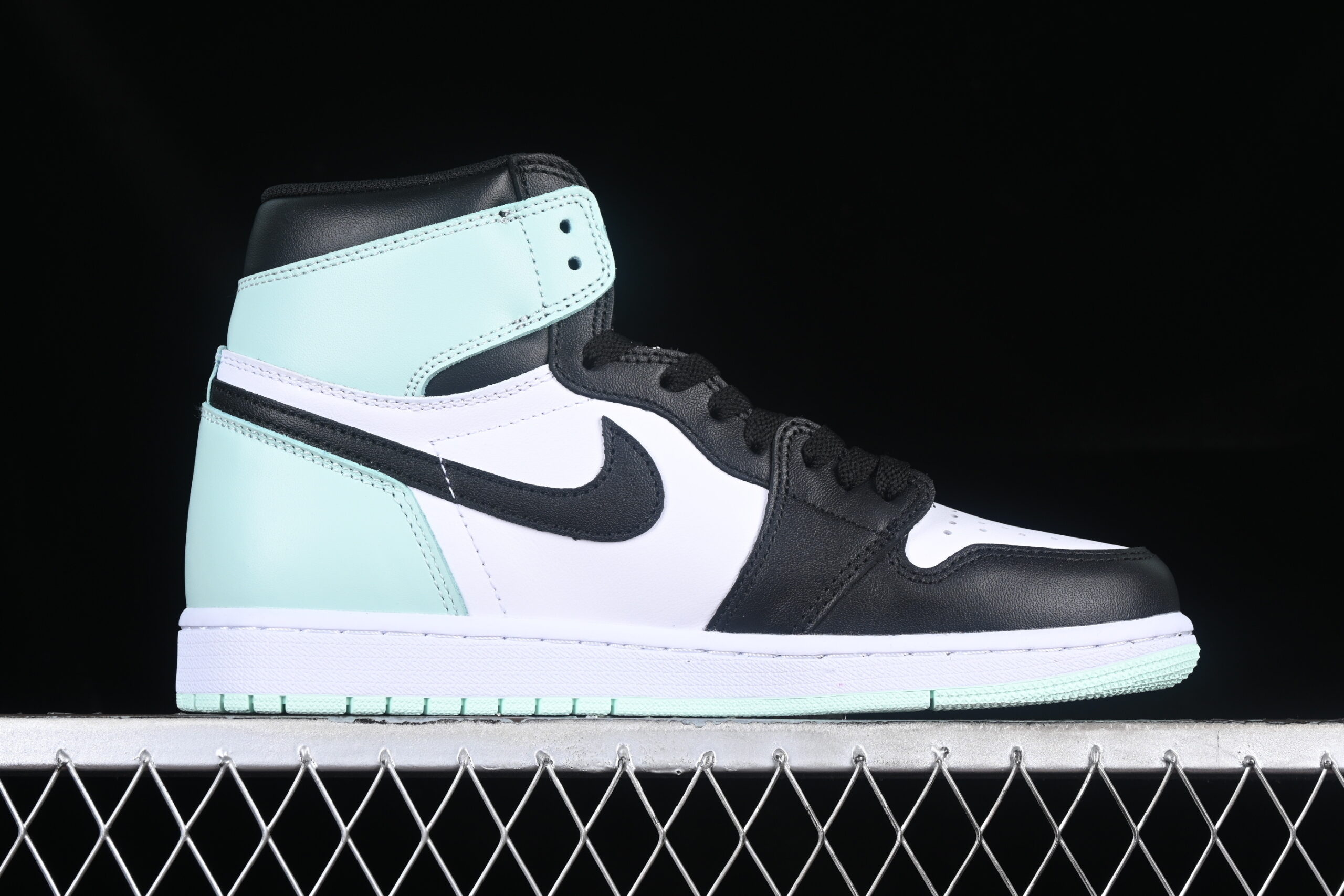 air jordan 1 retro high og 'lgloo' - 861428-100 - Image 2