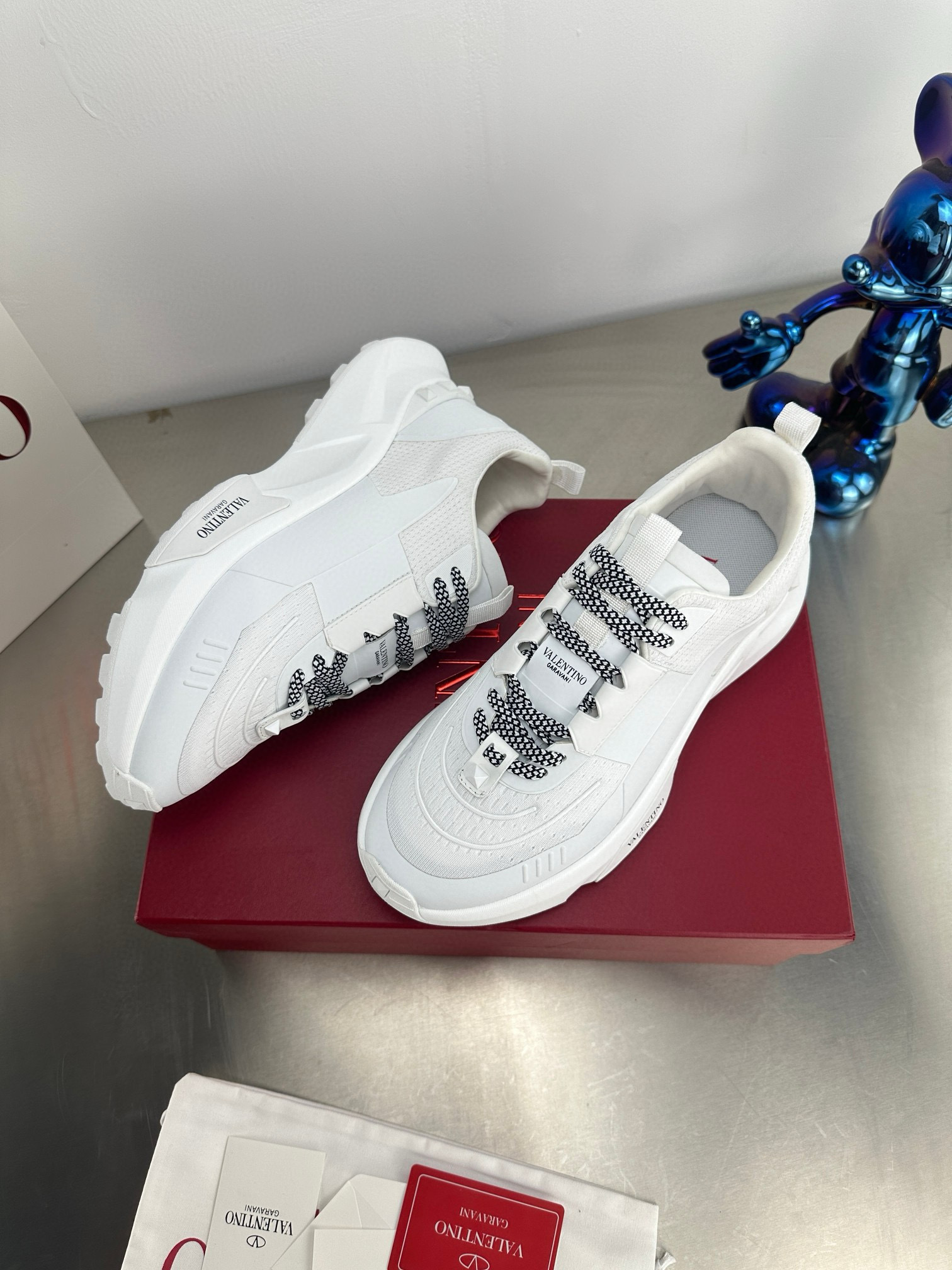 valentino white casual sneakers size 39/44 - Image 2