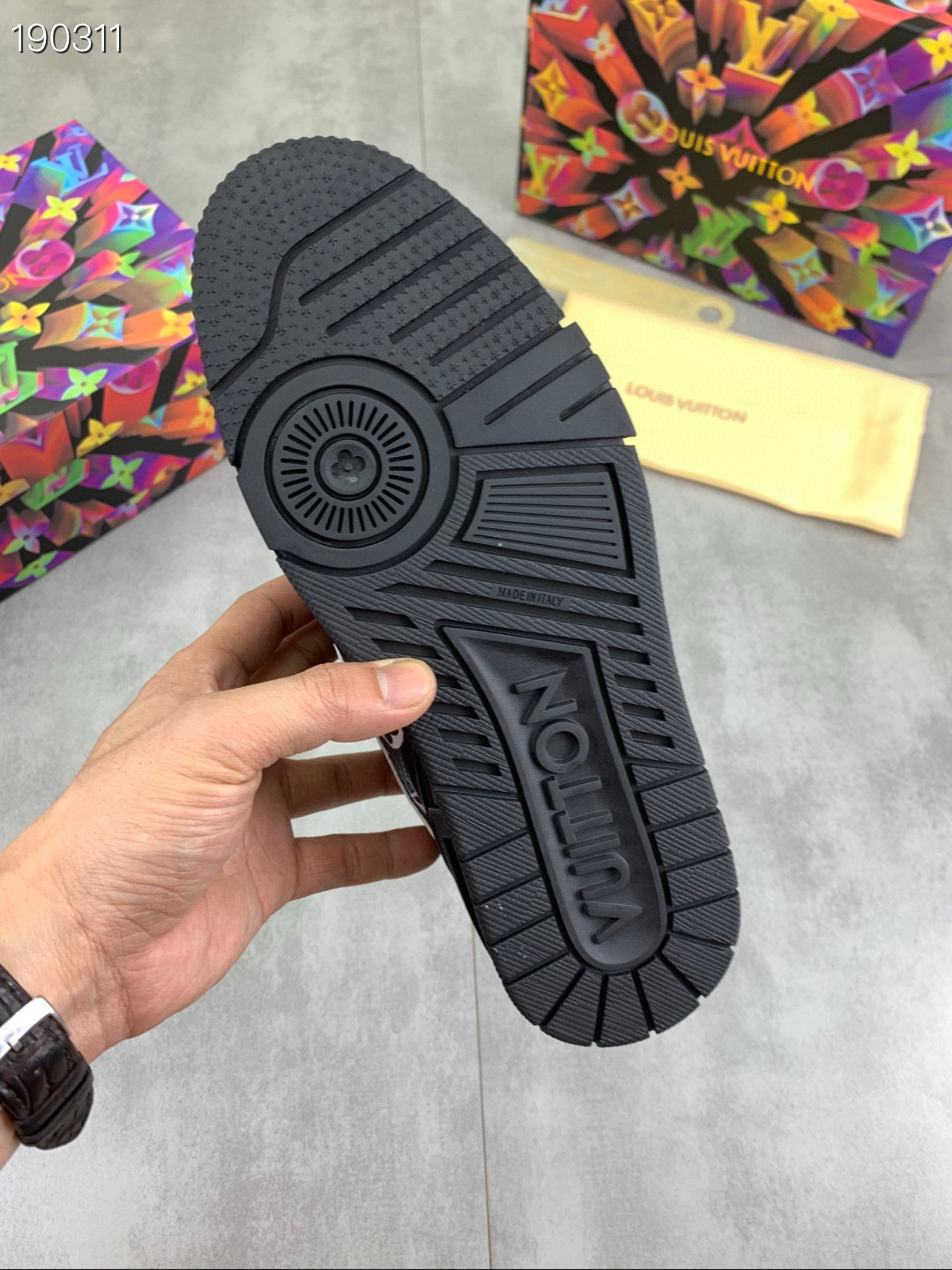 louis vuitton l sneakers size 38-44 cl320 - Image 2