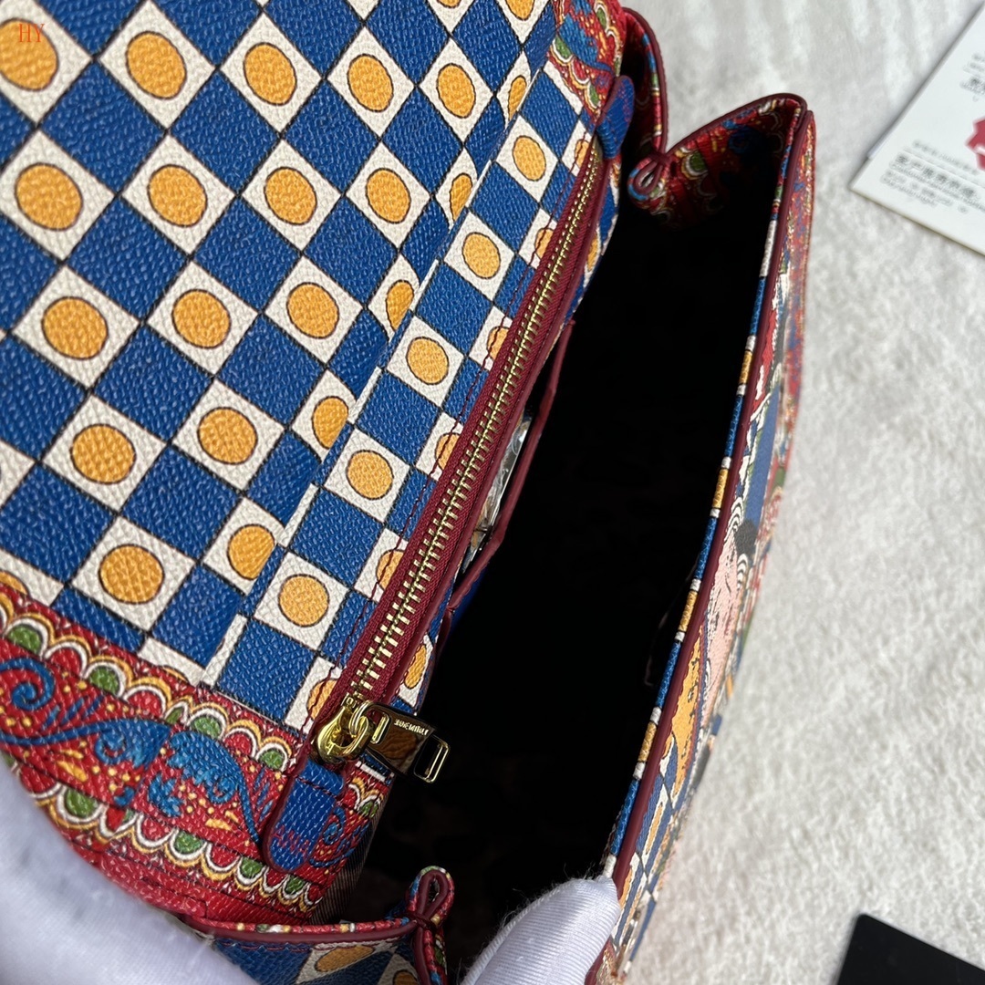 dolce & gabbana colorful queen print handbag 25*20*12.5 cm - Image 2