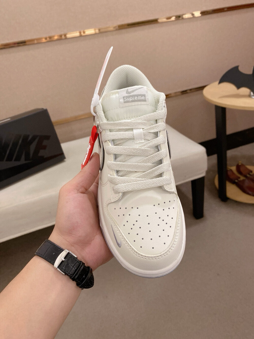 nike dunk low x supreme white 35/44 - Image 2
