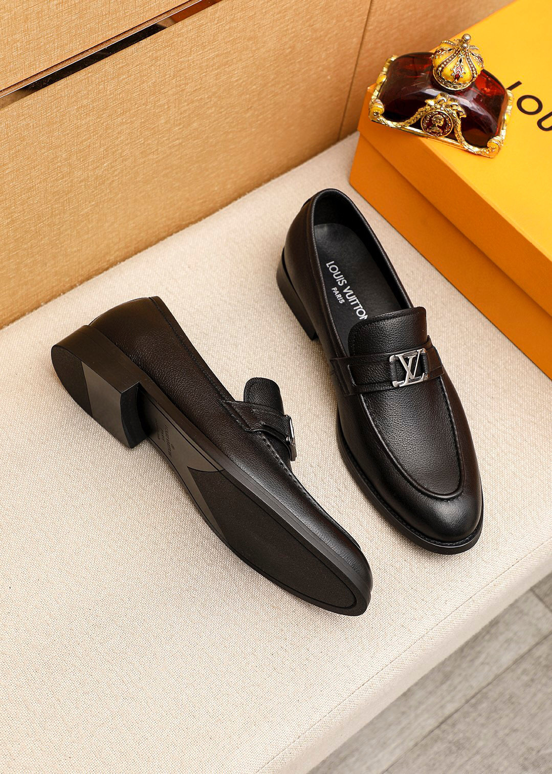 louis vuitton leather loafers size 39-44 - Image 2