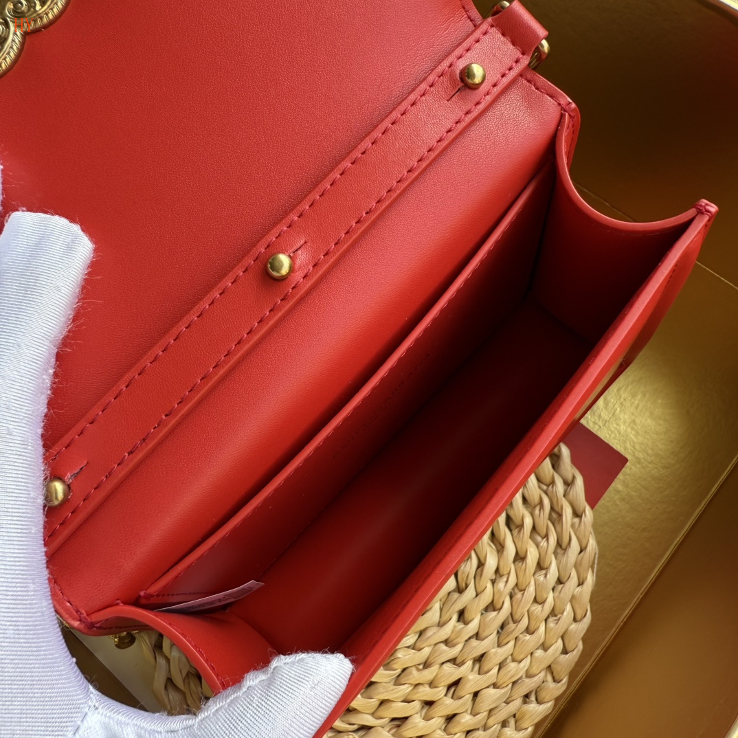 dolce & gabbana red heart bag 19*13*4.5, model 532024 - Image 2