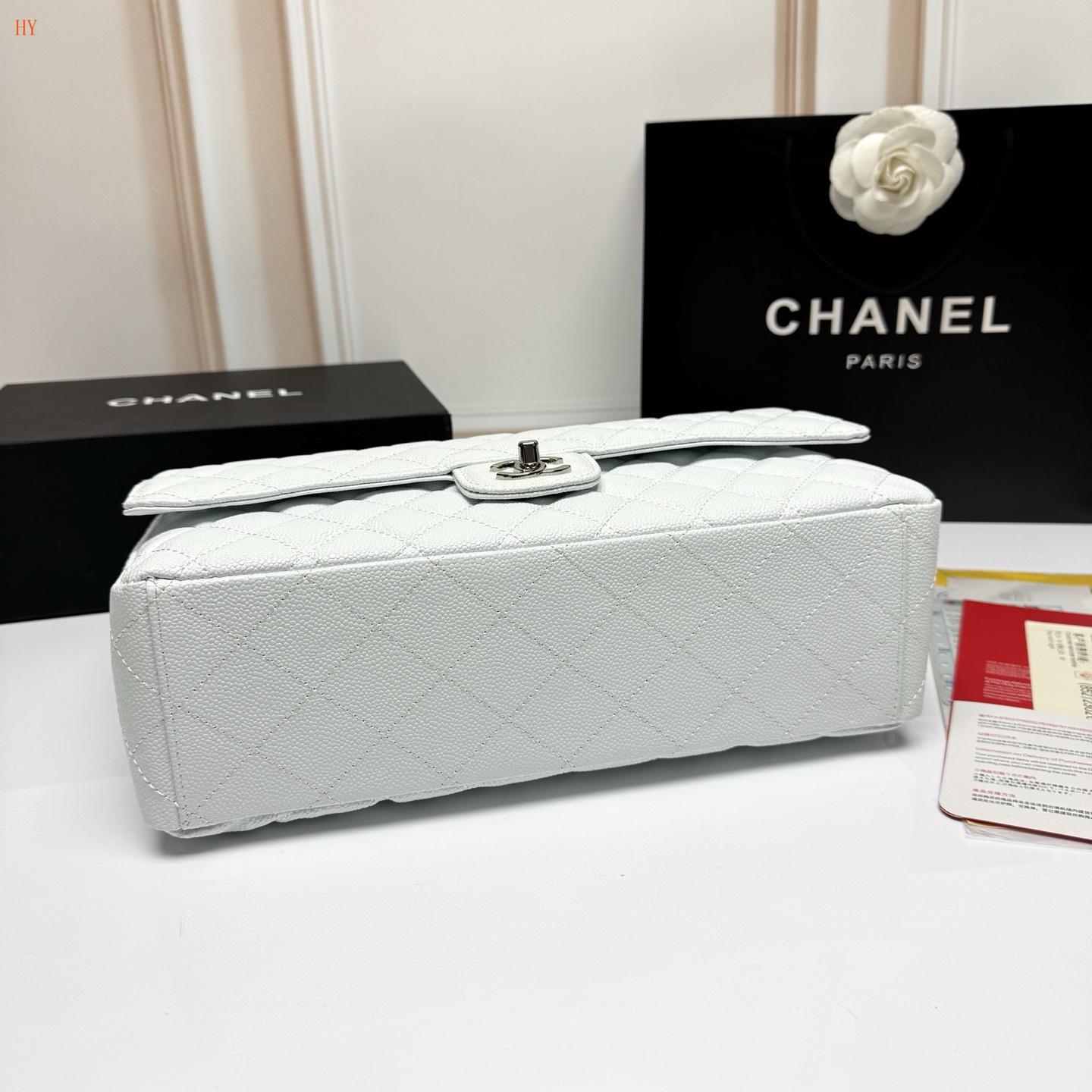 chanel quilted white handbag 33x22x9 cm - model 2325082 - Image 4