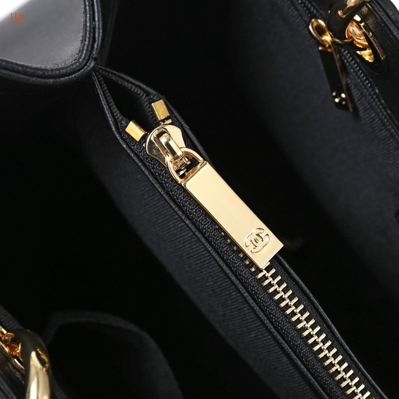chanel black quilted tote bag - 34x27x17 cm - Image 2