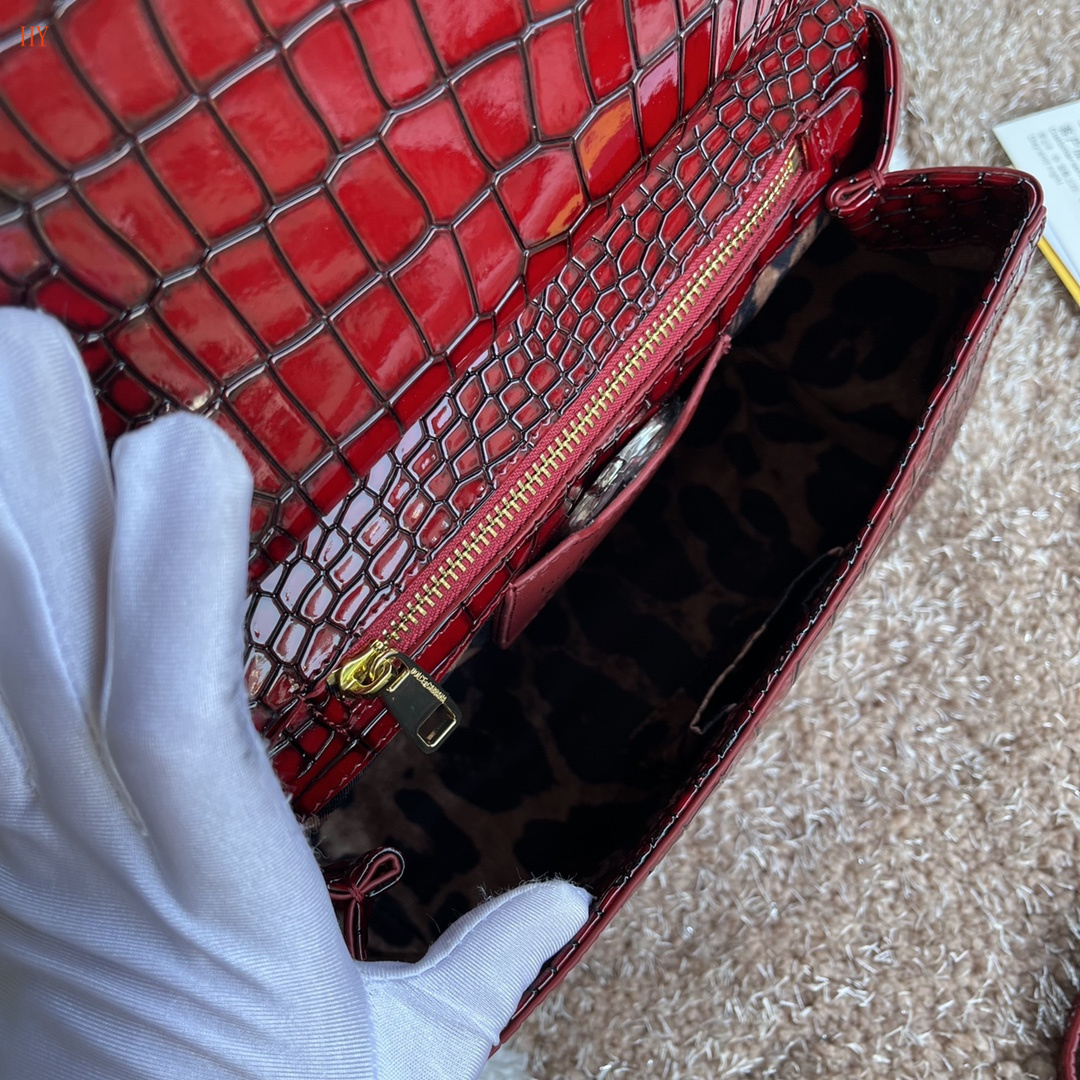 dolce & gabbana red crocodile print handbag - Image 2