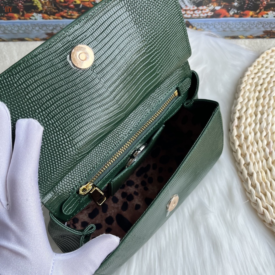 dolce & gabbana green crocodile-embossed handbag 20*17*7 - Image 2