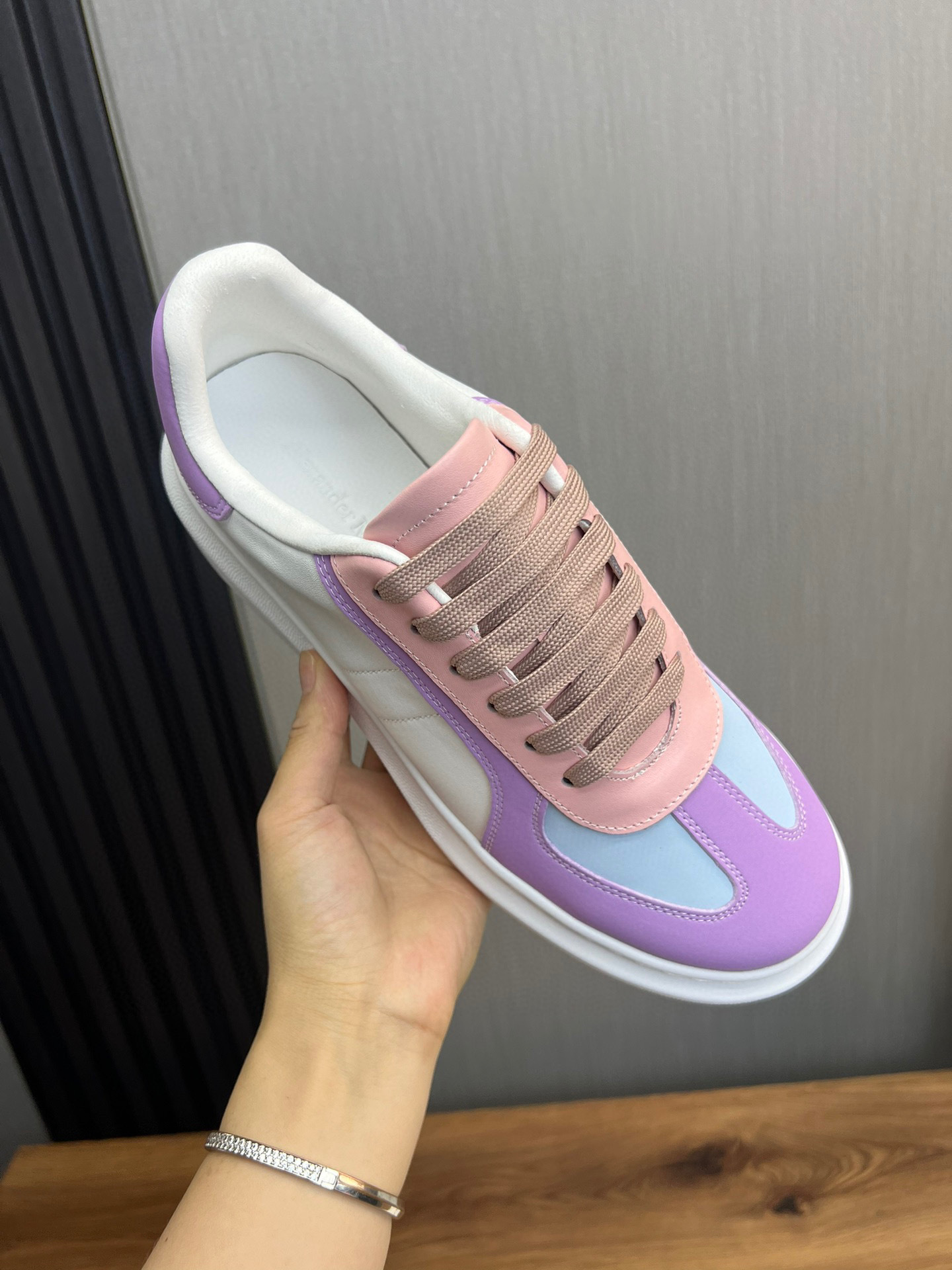 alexander mcqueen unisex sneakers 35-44 in purple and pink - Image 2