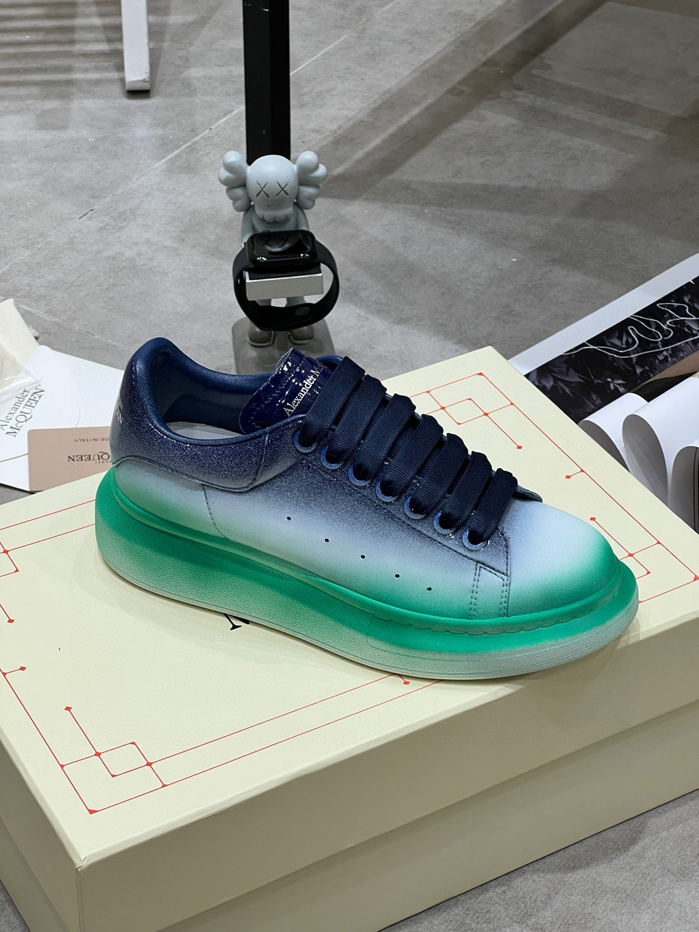 alexander mcqueen unisex sneakers 8061320, size 35-44 - Image 2