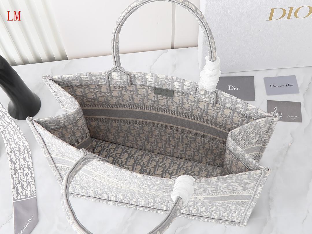 dior christian dior tote bag 42*35*18.5 - Image 2