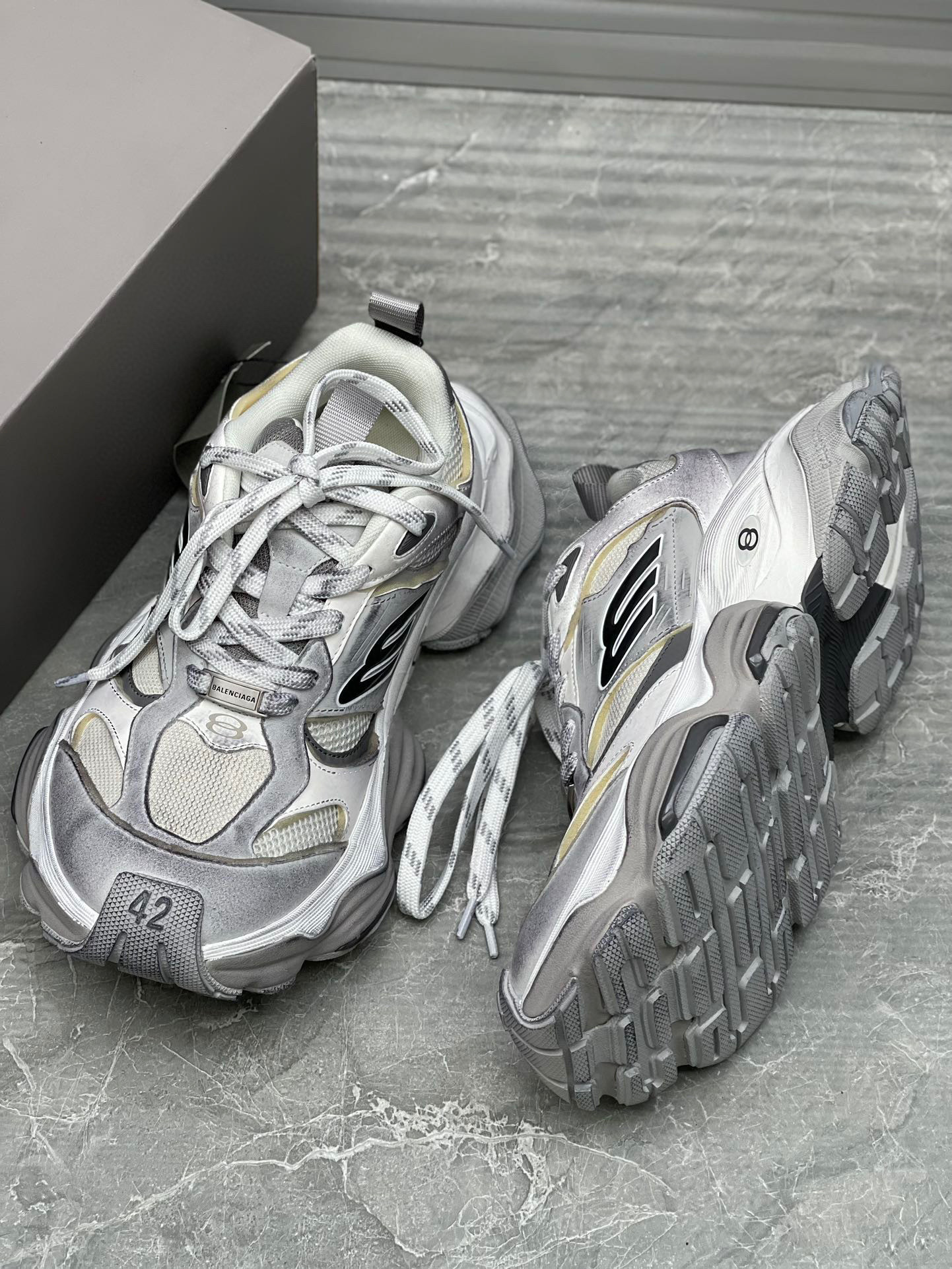 balenciaga unisex sneakers 35-44 - model 8068470 - Image 2