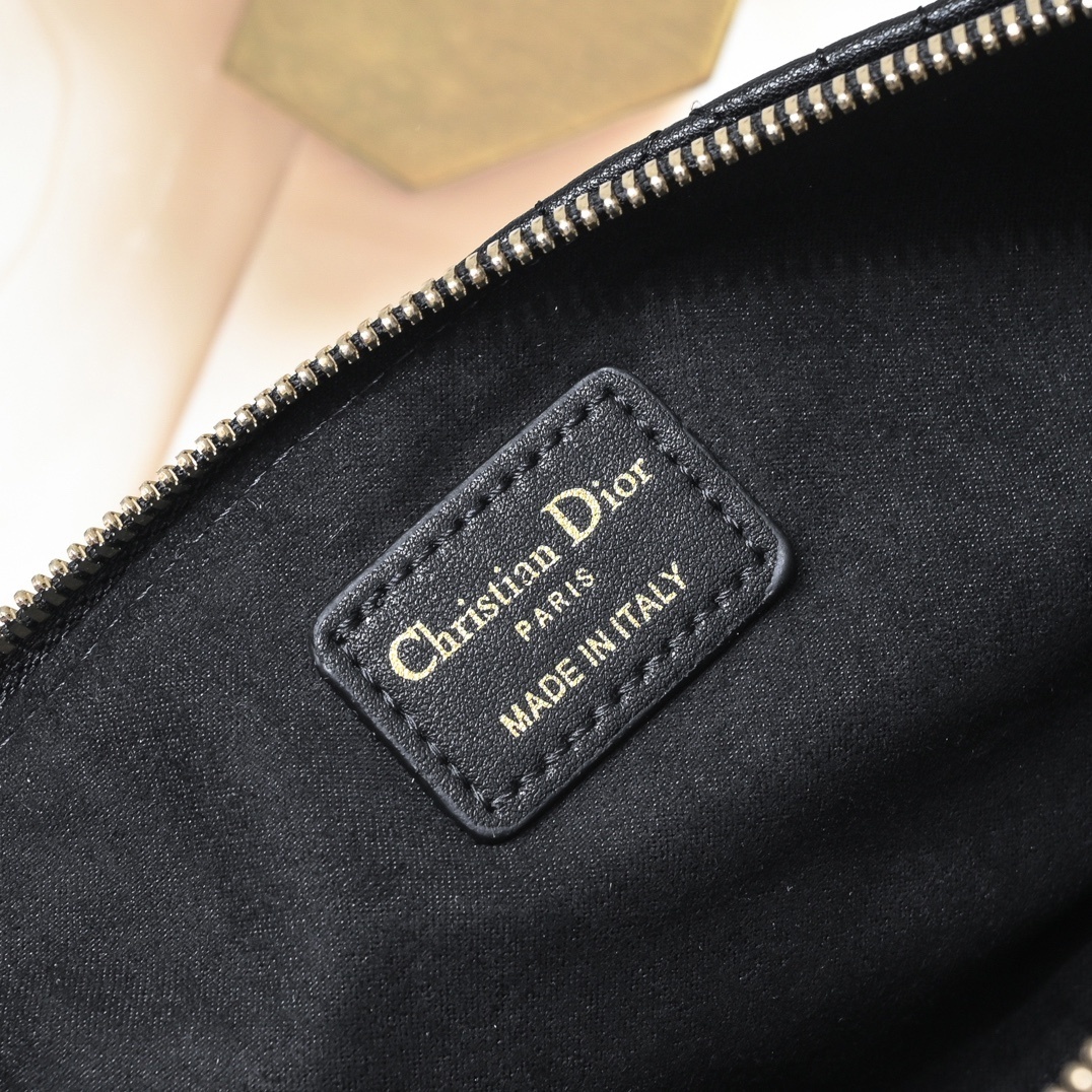 dior black quilted handbag 27*12*5 - Image 2