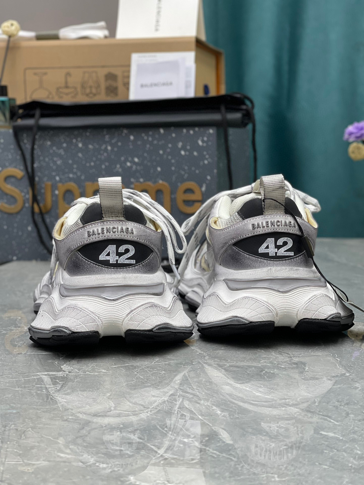 balenciaga couples sneakers 35-44 - model 8068470 - Image 2