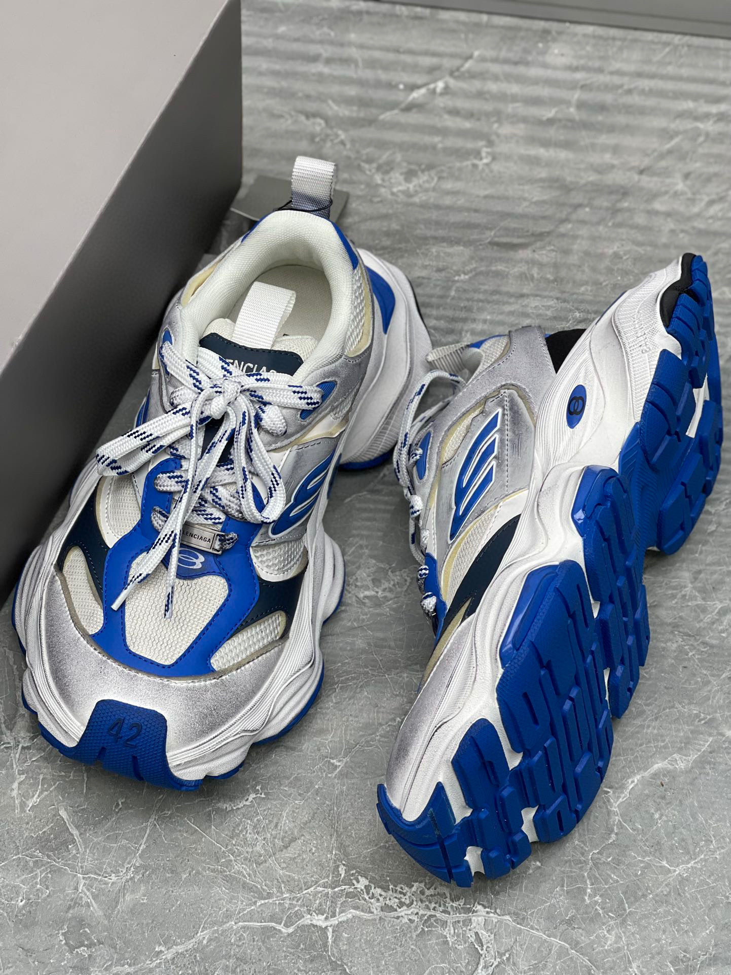 balenciaga unisex sneakers size 35-44 - model 8068470 - Image 2
