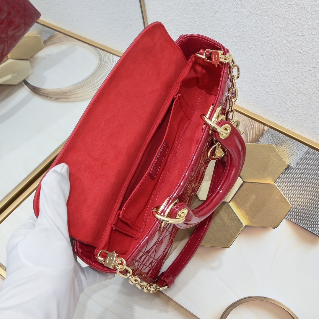dior red patent leather handbag 26cm - Image 2