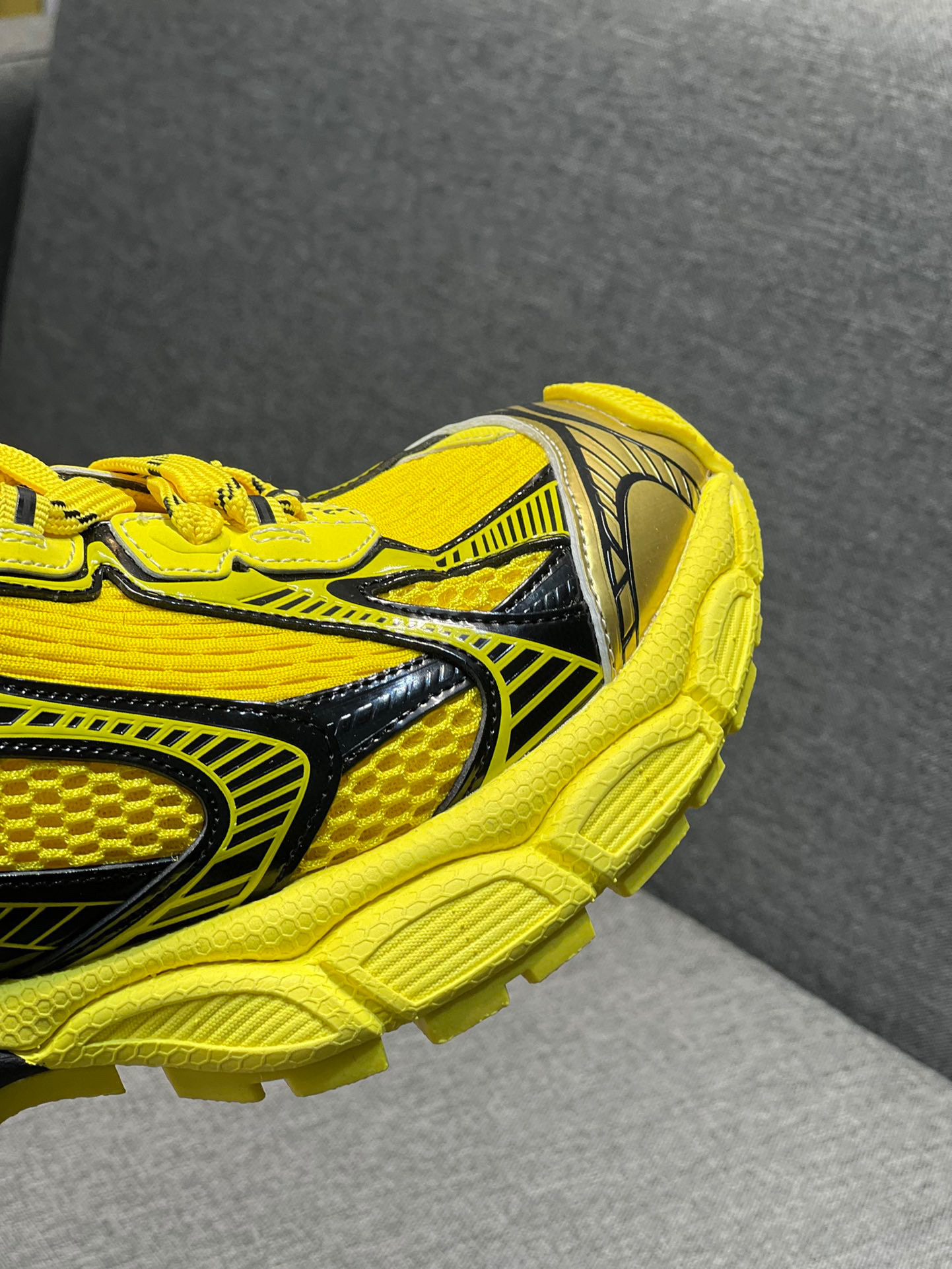 balenciaga yellow sneakers size 35-44 - Image 2
