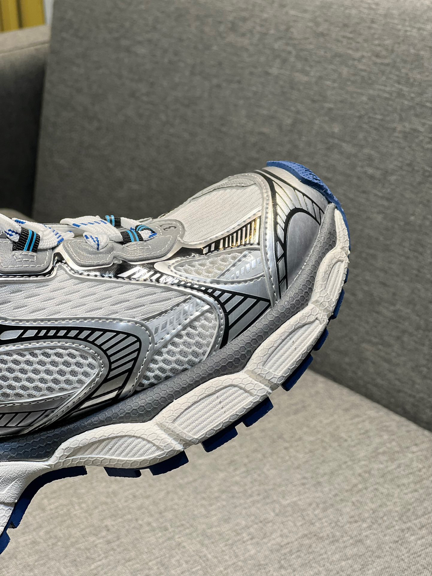 balenciaga couples sneakers - size 35-44 - Image 2
