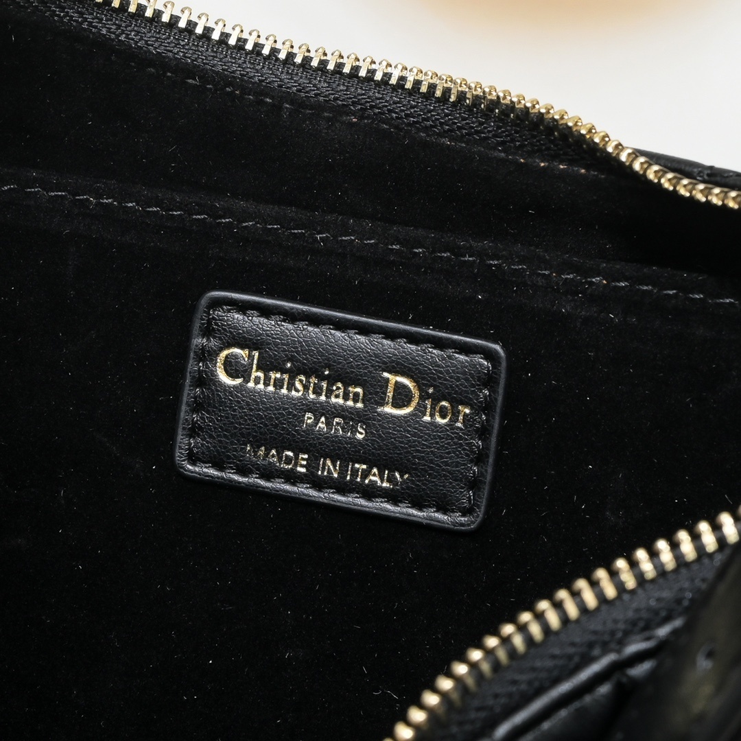 dior black quilted handbag 27x16 cm - Image 2