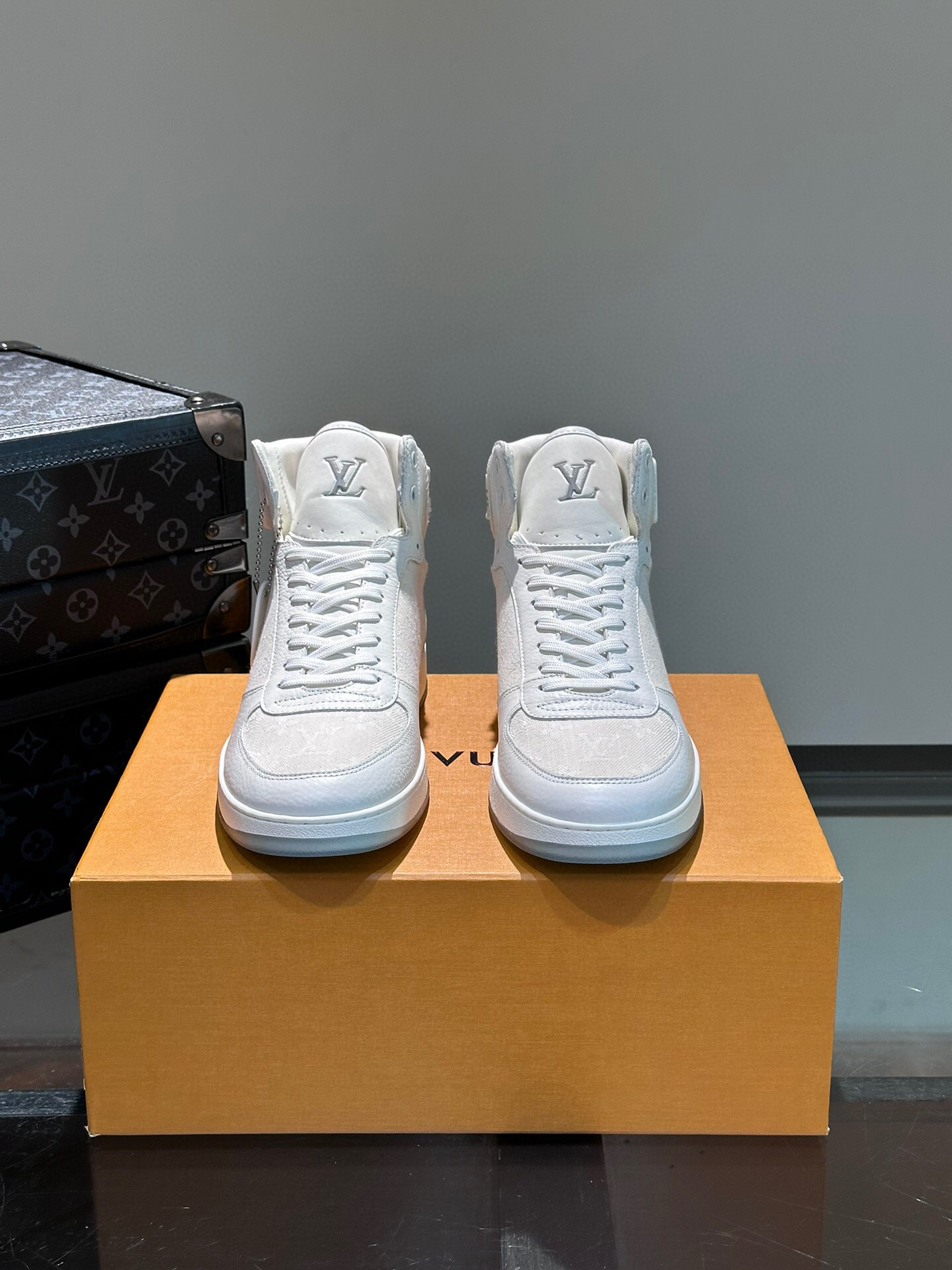 louis vuitton high-top sneakers size 38-44 - Image 2