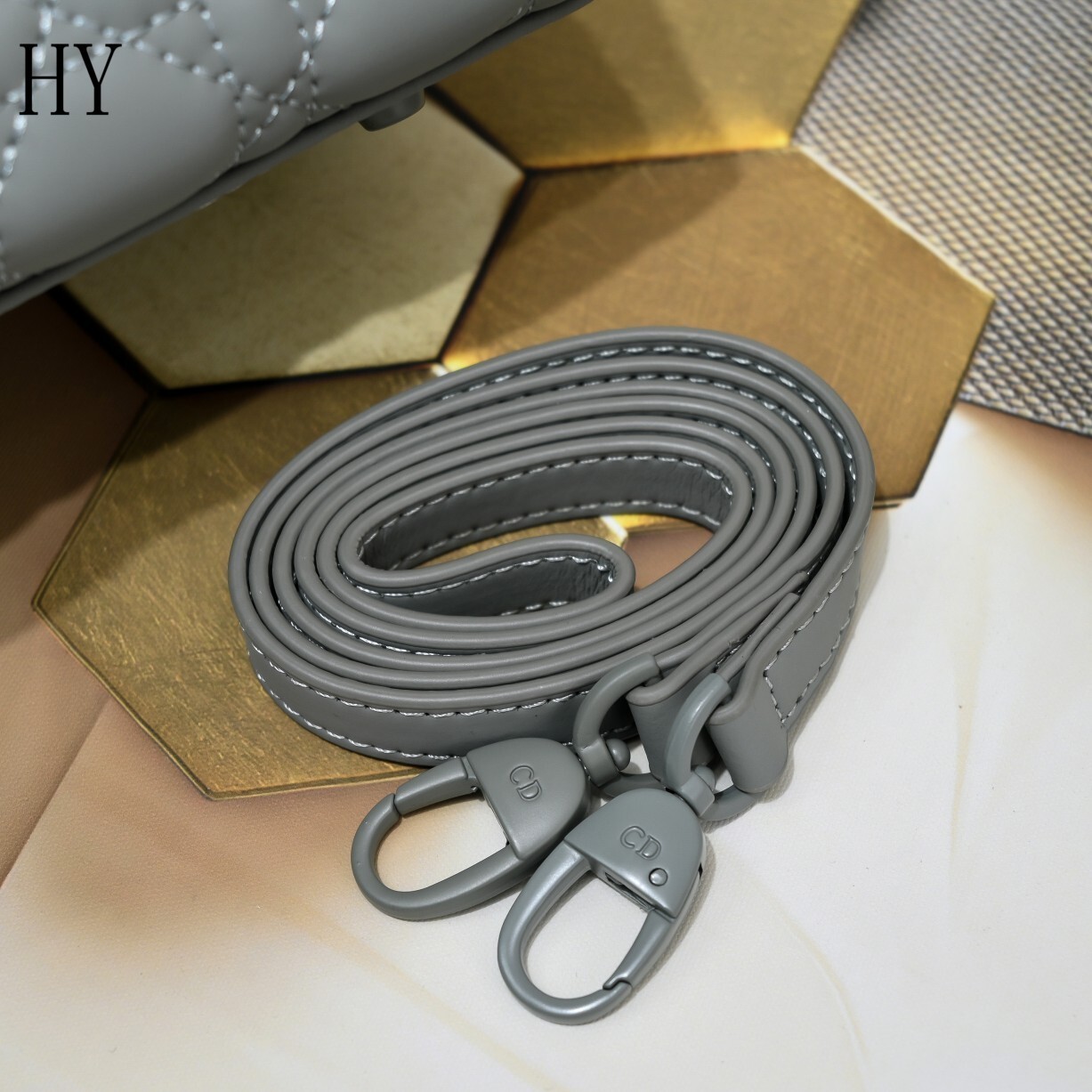 dior gray quilted handbag 24x20x11cm - Image 2