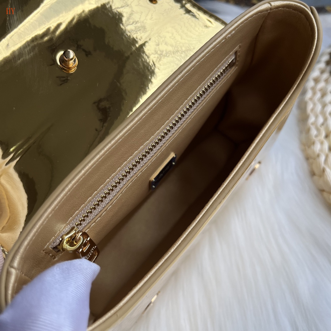 dolce & gabbana gold dg logo handbag 17.5x13.5x6.5 - Image 2