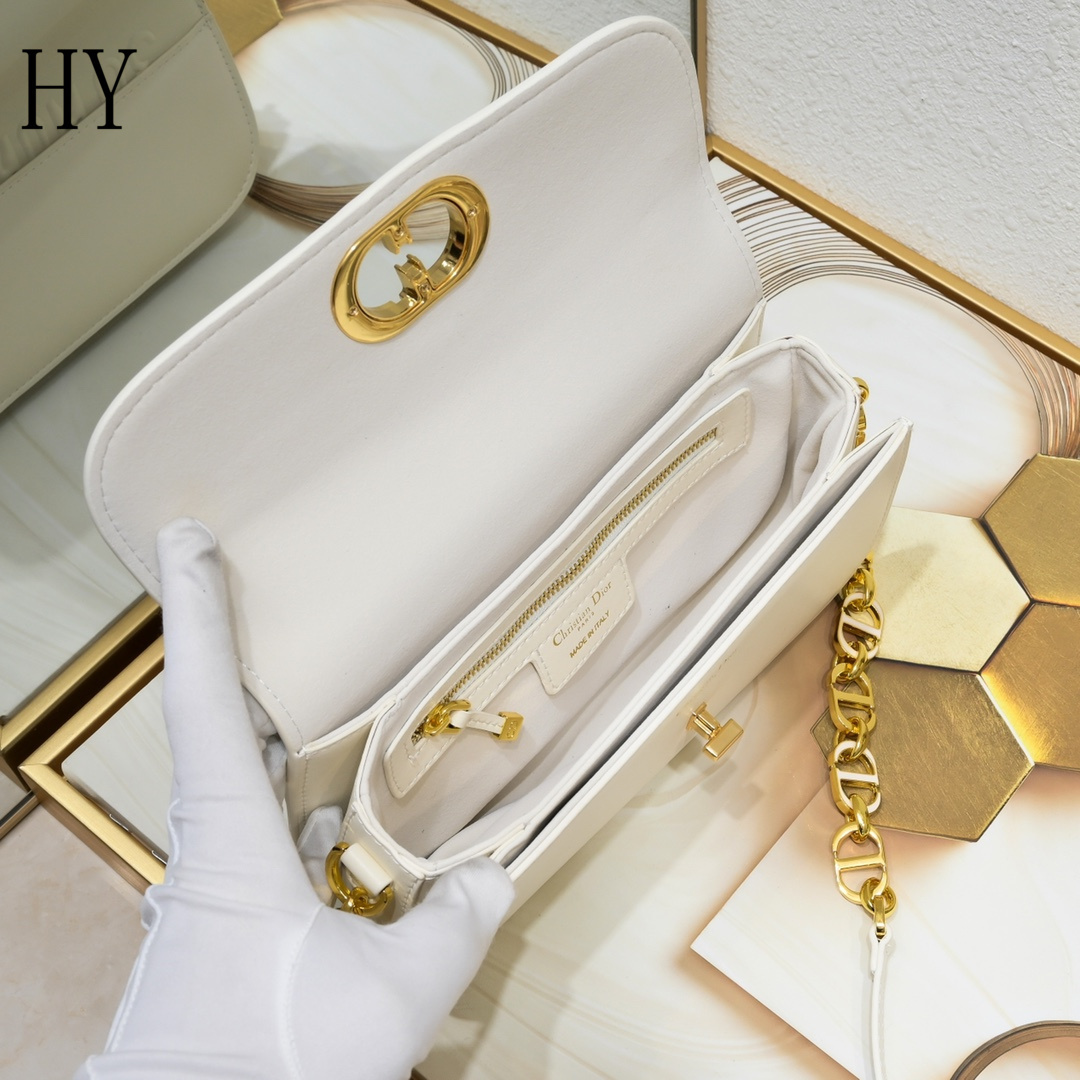 dior white leather crossbody bag - 22x13x6.5 cm - Image 2